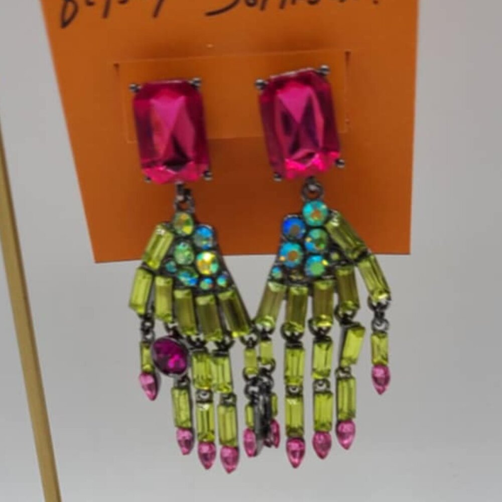 Betsey Johnson Green Witches Skeleton Hands Drop Earrings NWT!  NEW! - Picture 3 of 7